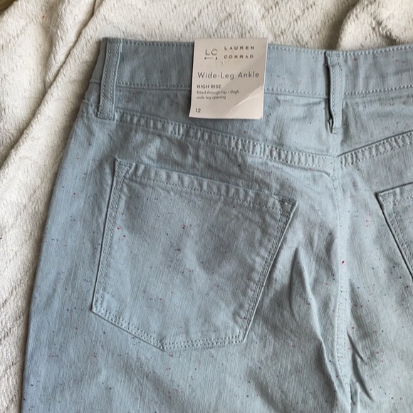 Light Blue Jeans - Picture 7 of 8